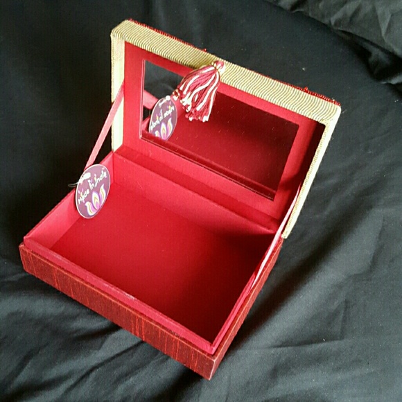Jewelry box - Picture 1 of 2